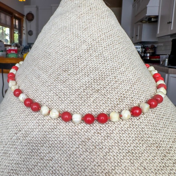Vintage Red Coral and Freshwater Pearl Knotted Necklace with Barrel Clasp 22" - Picture 3 of 13
